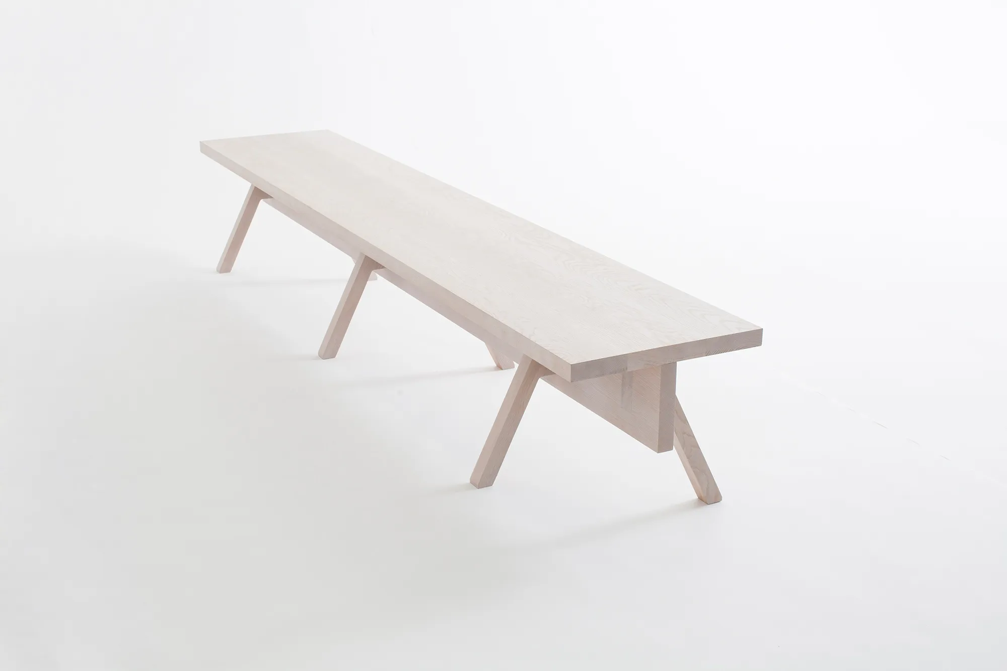 Cafe Benches Manufacturer: Crafting Comfort for Your Customers