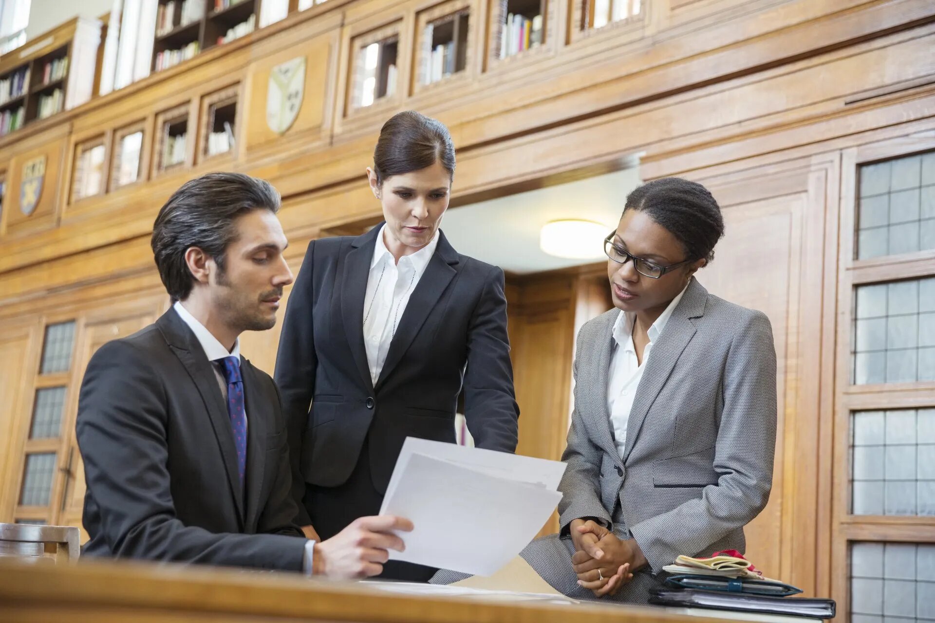 How to Use a Commercial Solicitor to Strengthen Vendor Agreements