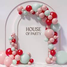 balloon garland by houseofparty.com