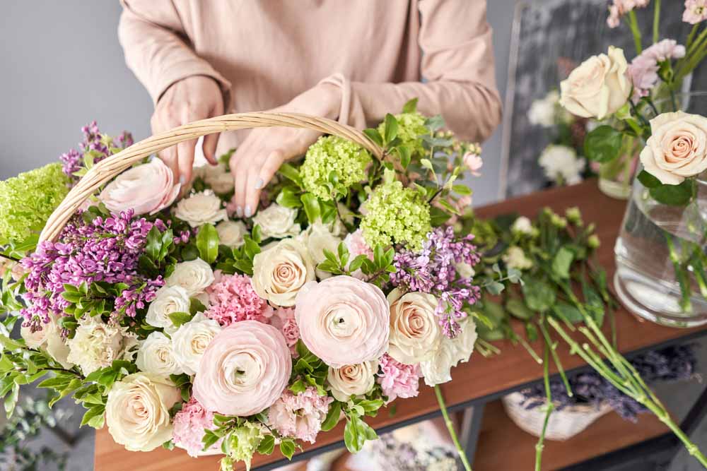 Dubai Flower Delivery Best Way to Send Fresh Blooms with Al Mumtaz Flower Shops