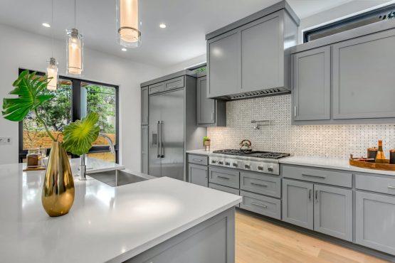 5 Big Reasons to Hire Kitchen Cabinet Painters in Oshawa