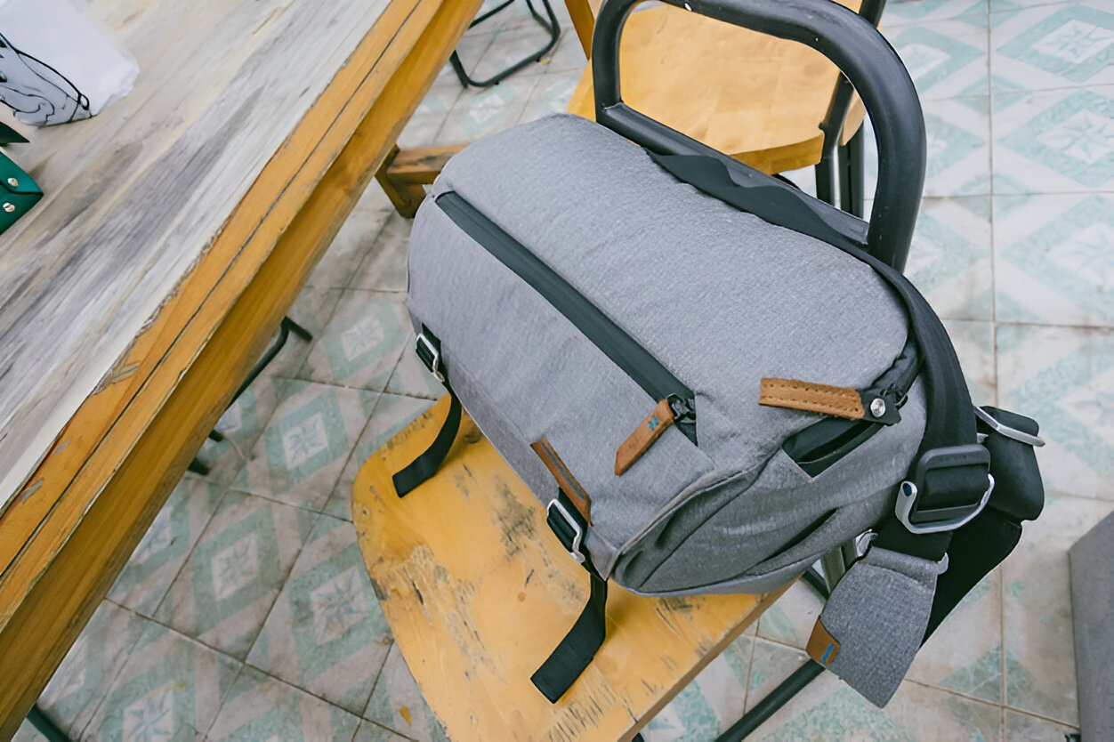 Travel Smarter in 2025: Why the Crossbody Travel Bag Is a Must-Have for Every Explorer