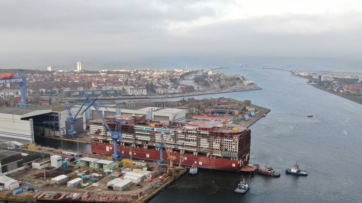 Major cruise shipyards and their projects