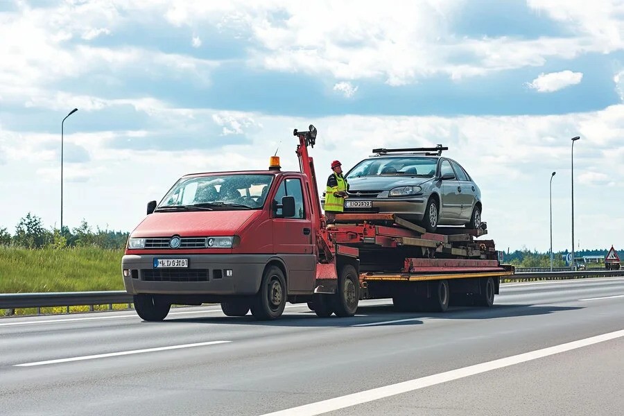 What Situations Require a Tow Truck in Highlands Ranch, CO?