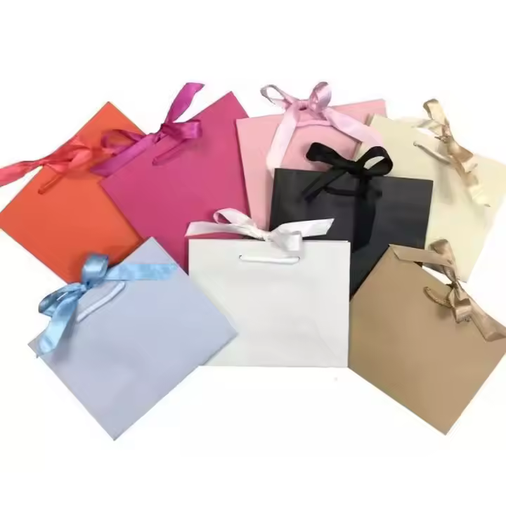 gift-bags-with-ribbon/