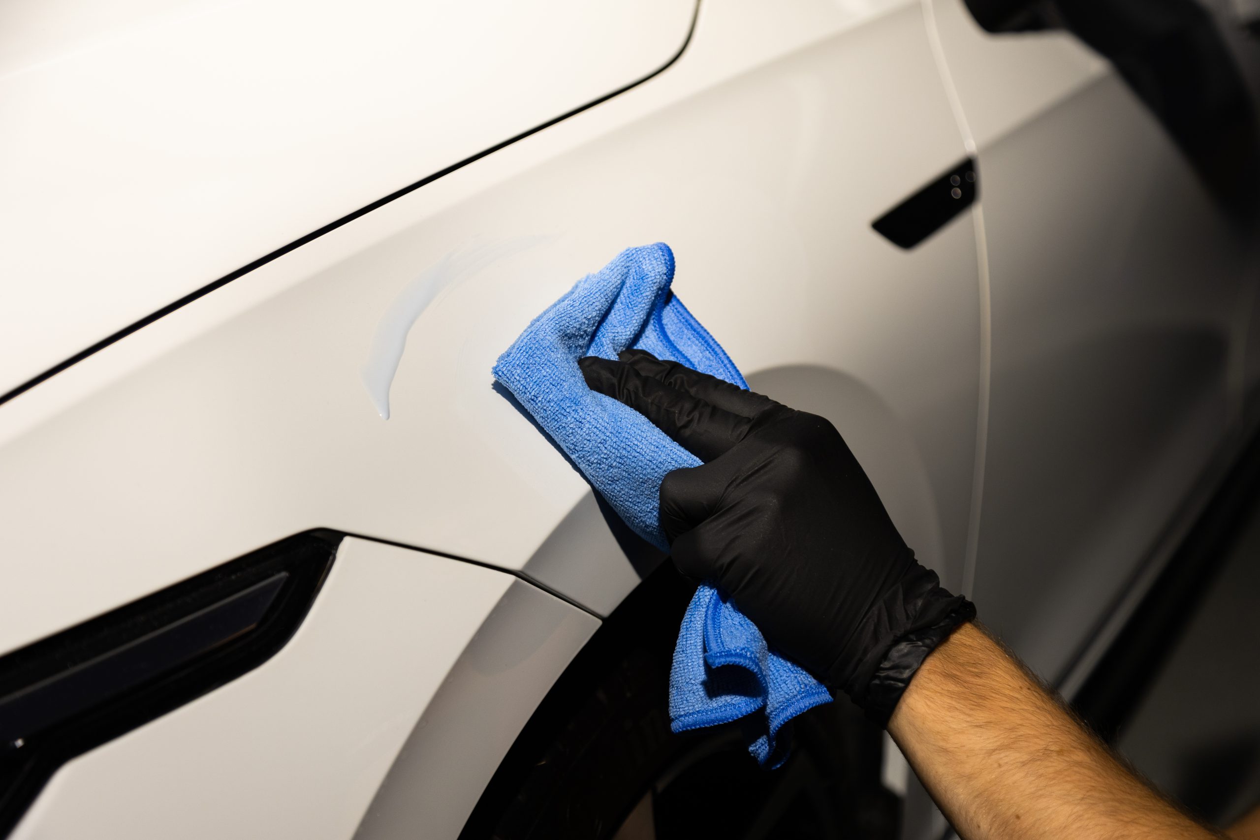 How To Properly Use the Best Wax and Grease Remover Sprays for Optimum Results