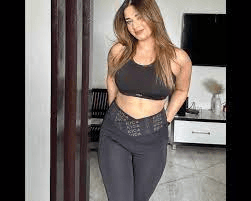 From Coffee to Clients: A Call Girl’s Busy Week