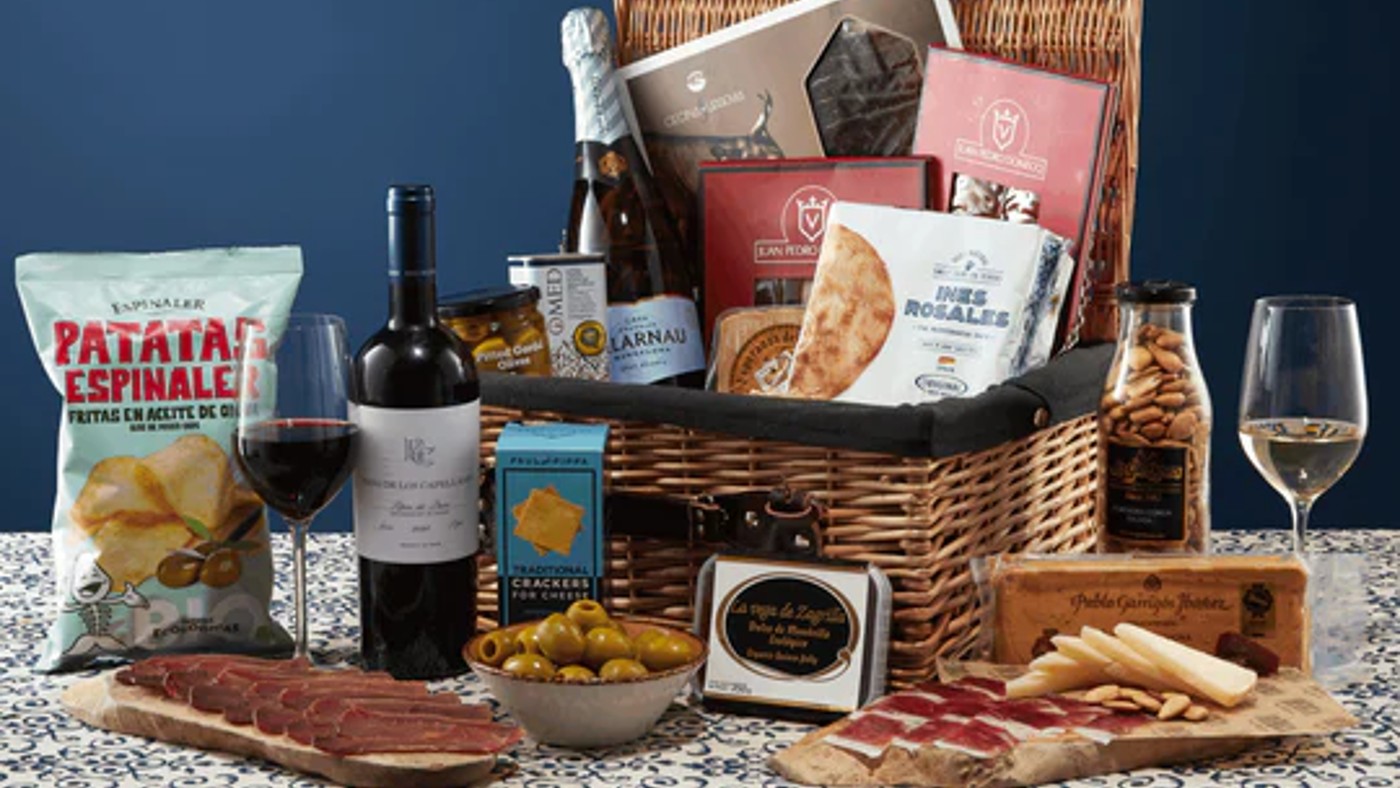 Christmas Hampers for Couples: Romantic and Tasty Ideas